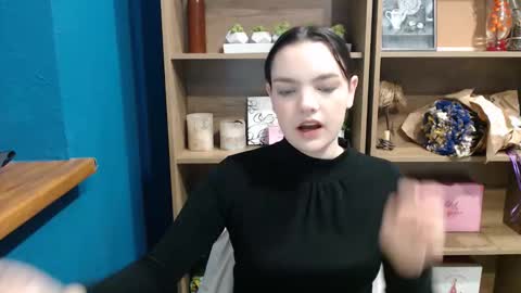 Julliette online show from December 4, 2025, 7:28 am