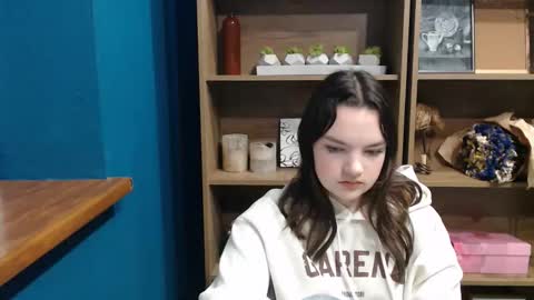 Julliette online show from December 19, 2025, 7:59 am