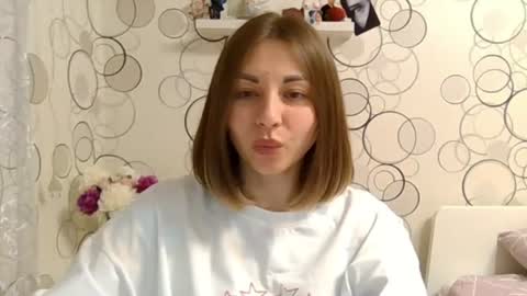 charming__chick online show from June 18, 2026, 5:50 pm
