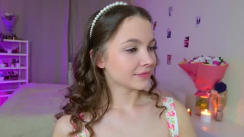 Snapshot of charming_bliss chatting on October 16, 2025, 3:46 pm Kaylee online show from October 16, 2025, 3:46 pm