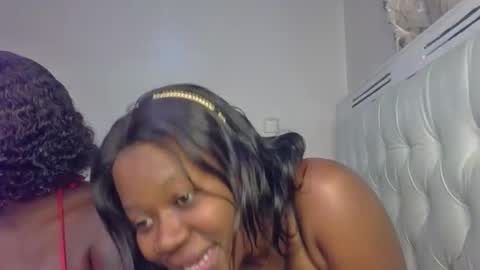 charming_kittie online show from September 19, 2025, 6:52 pm