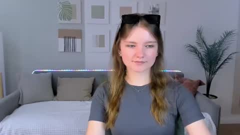 Snapshot of charminglookeva chatting on June 20, 2026, 11:13 am Im Eva online show from June 20, 2026, 11:13 am