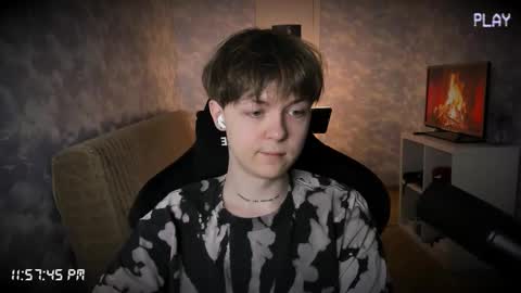 lynxy online show from September 29, 2025, 8:57 pm