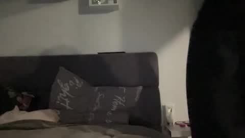 Vicky online show from October 4, 2025, 2:04 pm