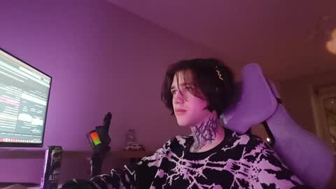 Snapshot of chasxr chatting on December 17, 2025, 12:05 am Ryan online show from December 17, 2025, 12:05 am