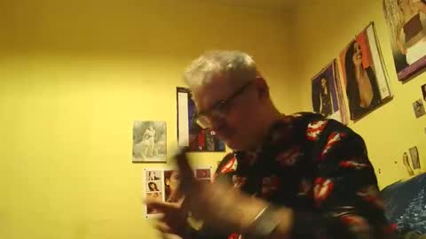 lee online show from October 13, 2025, 2:06 pm