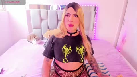Sophie  online show from September 16, 2025, 7:04 pm