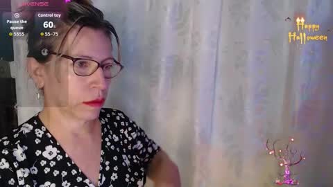 CHAYLA VICTORIA RUIZ  online show from November 20, 2025, 9:53 am