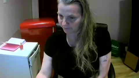 chealsiek online show from October 15, 2025, 7:14 pm