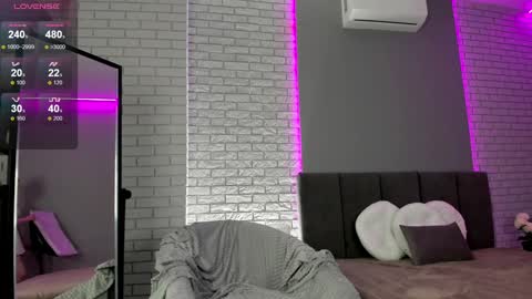 Jenny  please dont forget to thumbs up me  online show from December 9, 2024, 10:11 am