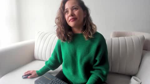 Regina Phalange online show from March 6, 2025, 8:59 pm