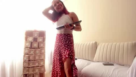 Regina Phalange online show from December 4, 2025, 9:01 pm