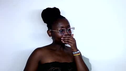 cheeky_charms online show from October 17, 2025, 12:47 am