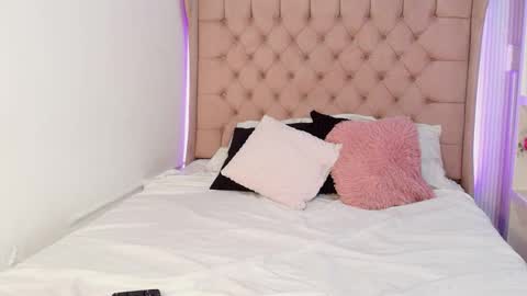 cheerry_moon online show from November 28, 2025, 9:28 pm