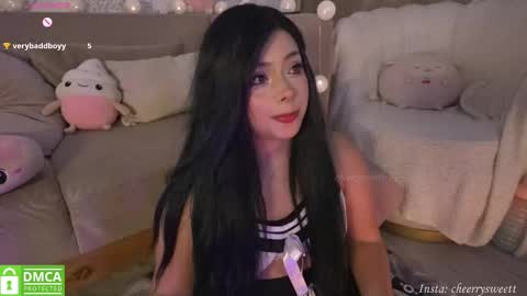Snapshot of cheerrysweett chatting on October 15, 2025, 12:33 am Baby Cherry online show from October 15, 2025, 12:33 am
