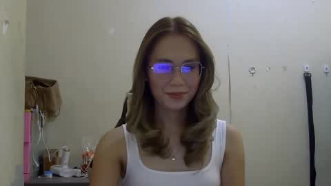 Snapshot of chelly4u69 chatting on September 21, 2025, 4:47 am chelly4u69 online show from September 21, 2025, 4:47 am