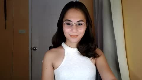 chelly4u69 online show from April 14, 2026, 1:55 am