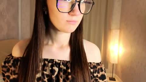 Snapshot of chelseafarro chatting on May 28, 2026, 6:16 pm Alice online show from May 28, 2026, 6:16 pm