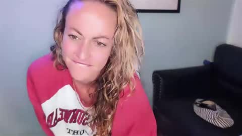 Snapshot of chelseelynn chatting on November 23, 2025, 6:24 am chelsee lynn online show from November 23, 2025, 6:24 am