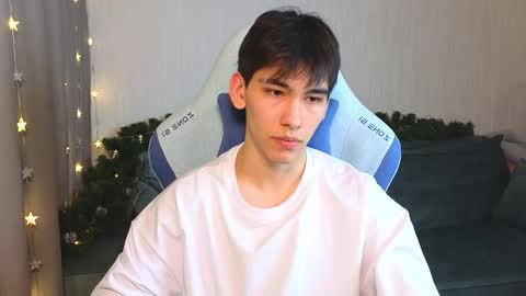 LUCASRYANPVT IS OPEN online show from February 10, 2025, 12:29 pm