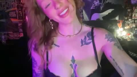 Cherry  online show from November 27, 2025, 4:58 am