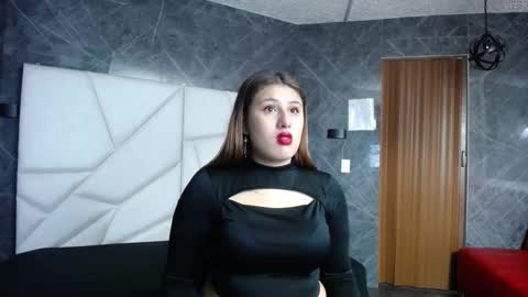 Snapshot of cherry07_ chatting on February 8, 2026, 11:35 am Cherry online show from February 8, 2026, 11:35 am