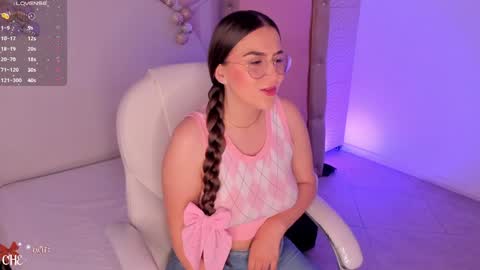 Snapshot of cherry_blond_ chatting on December 18, 2024, 11:56 am Cherry online show from December 18, 2024, 11:56 am