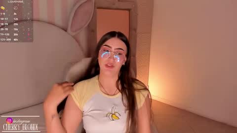 Snapshot of cherry_blond_ chatting on February 25, 2025, 12:36 am Cherry online show from February 25, 2025, 12:36 am