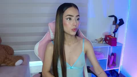 Snapshot of cherry_butterfly chatting on November 4, 2025, 9:47 pm cherry_butterfly online show from November 4, 2025, 9:47 pm