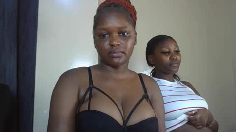 Snapshot of cherry_muffinn chatting on November 4, 2025, 5:28 am Goddess online show from November 4, 2025, 5:28 am