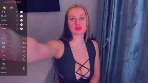 cherry_starrr online show from January 5, 2025, 5:51 am