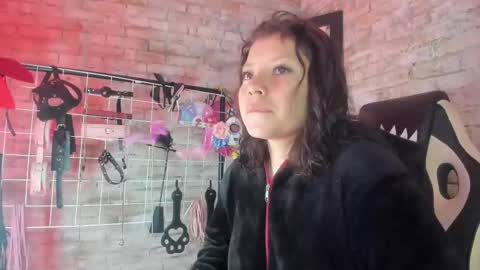     online show from November 2, 2025, 11:45 am