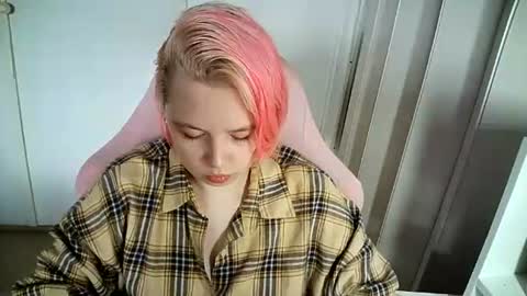 cherrybaby_0 online show from June 15, 2026, 11:01 am