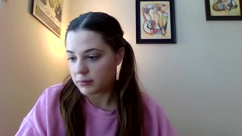 Cherry online show from November 12, 2025, 7:03 pm