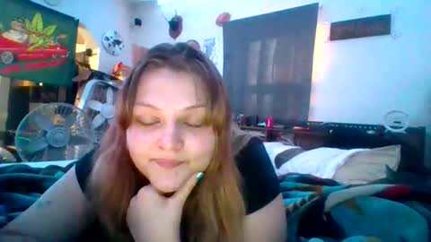 Snapshot of cherrybomb454 chatting on November 3, 2025, 1:12 pm cherrybomb454 online show from November 3, 2025, 1:12 pm