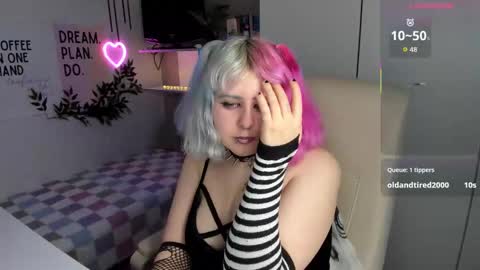 Snapshot of cherrybounce chatting on February 14, 2026, 9:33 pm Sarah online show from February 14, 2026, 9:33 pm