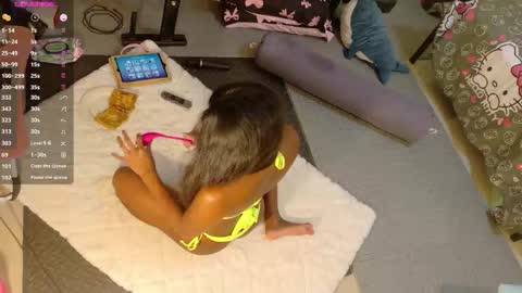 Snapshot of cherrycreme chatting on September 23, 2025, 2:14 am Cherry online show from September 23, 2025, 2:14 am