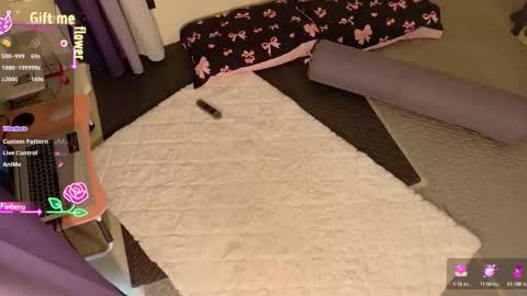 Snapshot of cherrycreme chatting on October 16, 2025, 2:23 am Cherry online show from October 16, 2025, 2:23 am