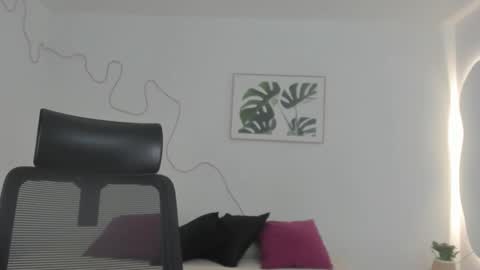 C H E R R Y online show from October 25, 2025, 12:02 pm