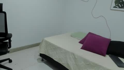 C H E R R Y online show from November 11, 2025, 11:43 am