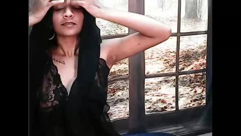 leah online show from March 4, 2025, 5:32 am