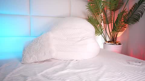 Julia online show from January 13, 2025, 1:56 am