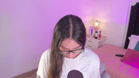 Cherry online show from November 20, 2025, 1:44 pm