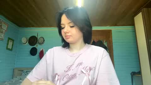Snapshot of cherrylbeacher chatting on June 15, 2026, 11:01 am cherrylbeacher online show from June 15, 2026, 11:01 am