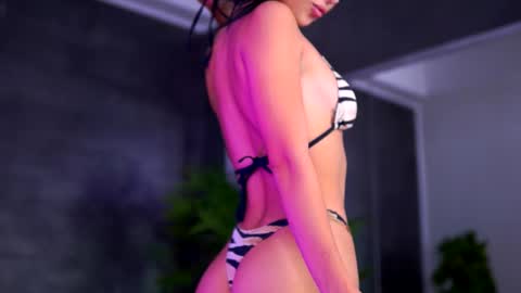 Selena online show from September 26, 2025, 7:40 pm