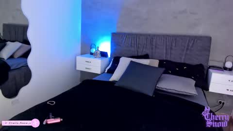 Snapshot of cherrysnow_ chatting on January 13, 2026, 5:02 am Cherry online show from January 13, 2026, 5:02 am