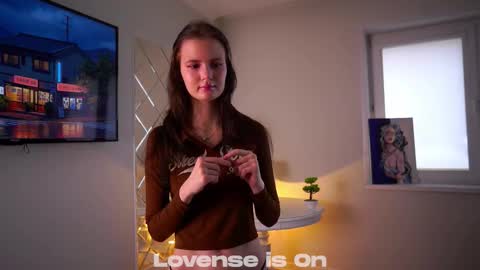 Snapshot of cheryburry chatting on October 22, 2025, 2:34 am Leia online show from October 22, 2025, 2:34 am