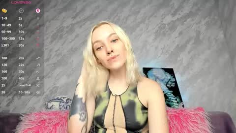 Snapshot of cherylmason chatting on September 17, 2025, 12:12 am Cheryl online show from September 17, 2025, 12:12 am