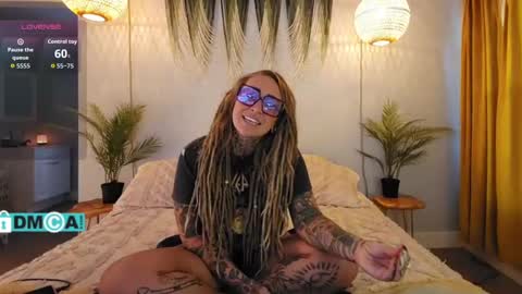 Chevi Blue online show from September 17, 2025, 1:13 pm