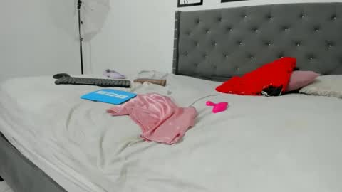 chey_petite online show from November 7, 2025, 2:22 am